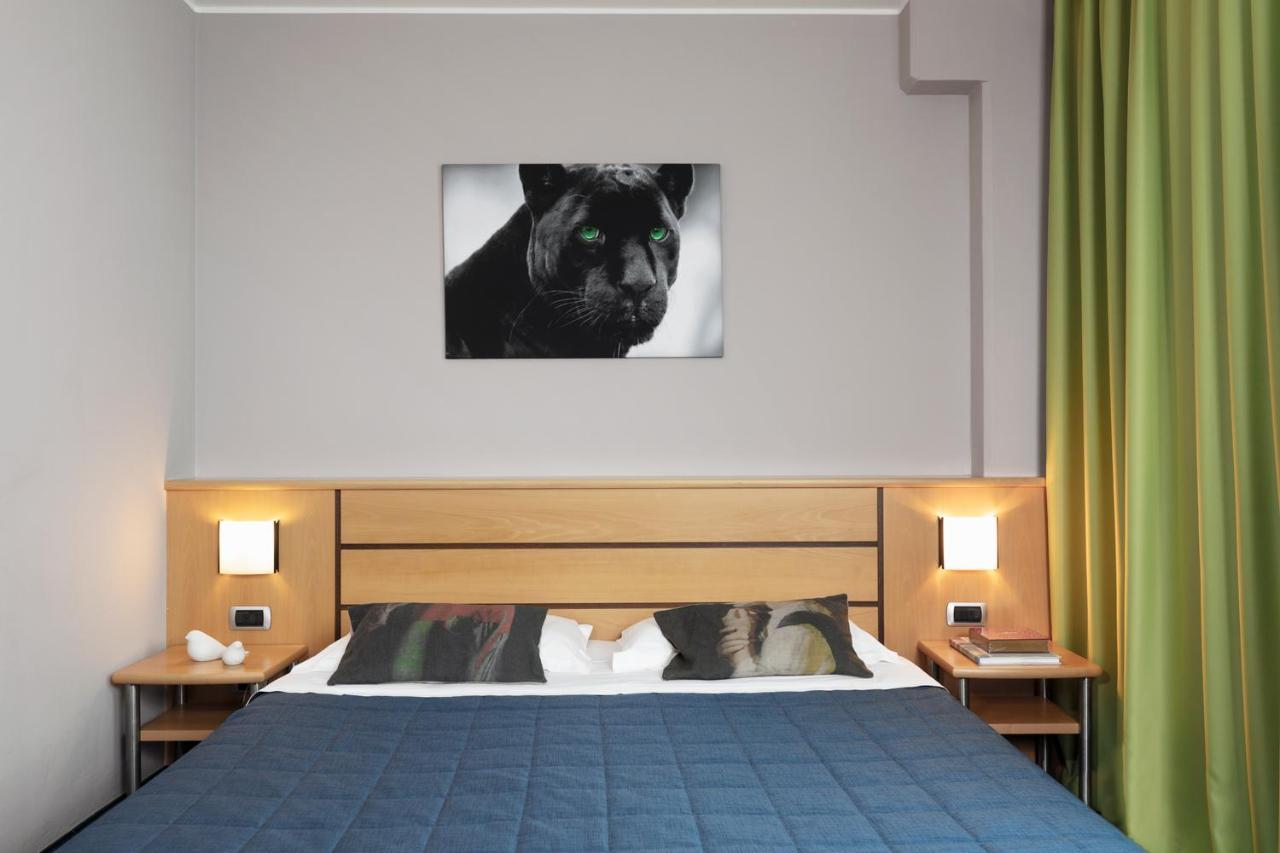 Garda Hotel มอนติเคียรี ภายนอก รูปภาพ