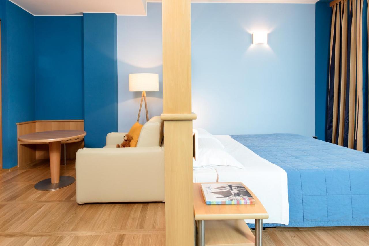 Garda Hotel มอนติเคียรี ภายนอก รูปภาพ